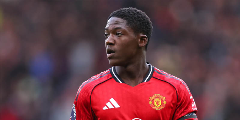 HLV Amorim cần Mainoo tiến bộ hơn